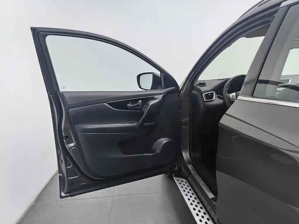 Nissan Qashqai — миниатюра 8
