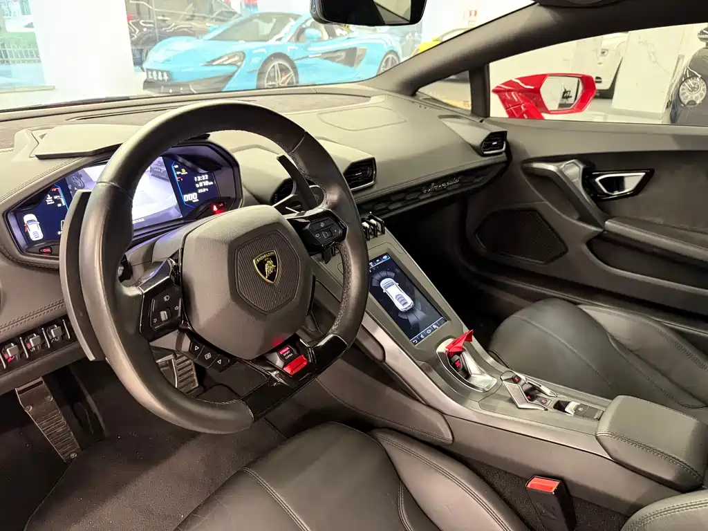 LAMBORGHINI HURACÁN