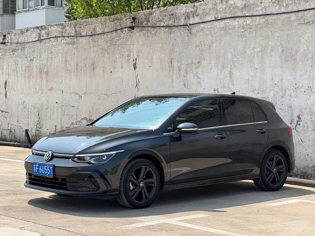 2022 Volkswagen Golf - zdjęcie 1 z 14