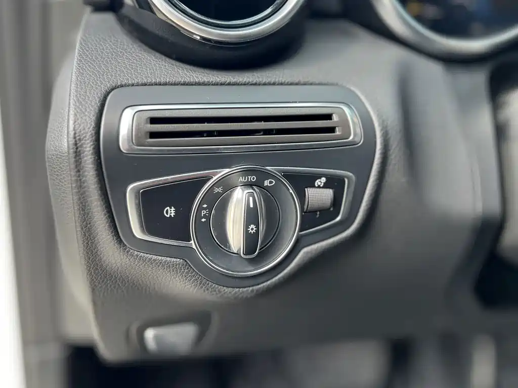 Mercedes-Benz C-Class — миниатюра 18