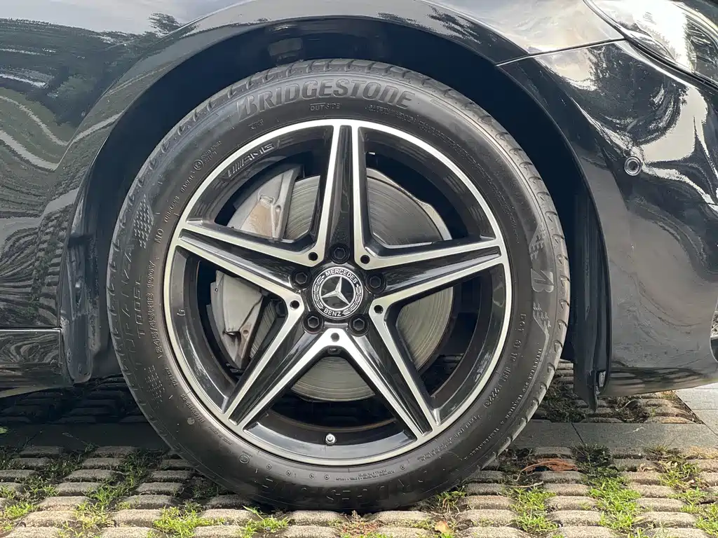 Mercedes-Benz E-Class — миниатюра 9