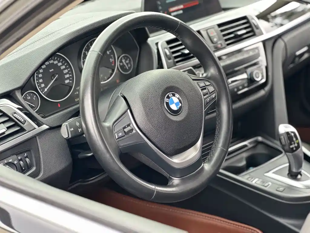 BMW 3 Series — миниатюра 10