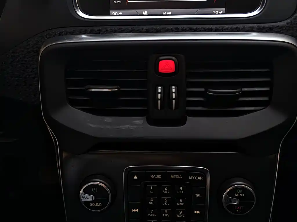 Volvo V40 — миниатюра 13