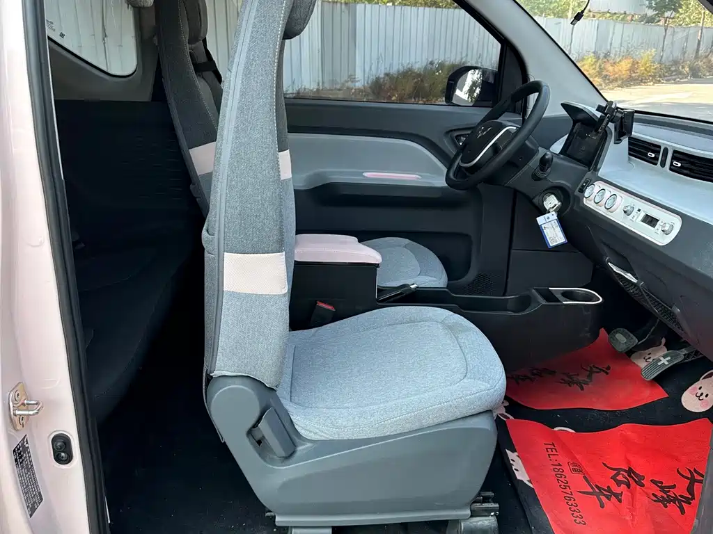 Wuling MINIEV — миниатюра 6