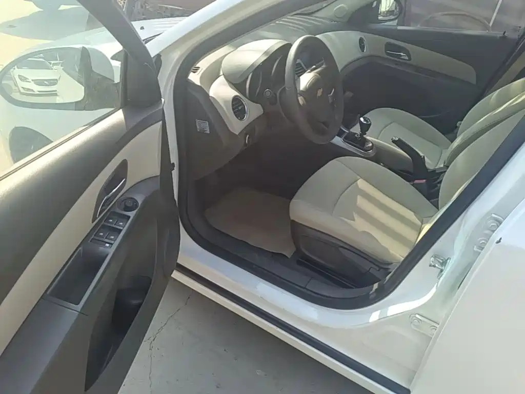 Chevrolet Cruze — миниатюра 16