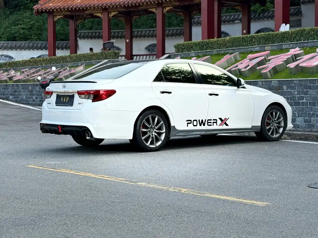 Toyota Reiz — миниатюра 7