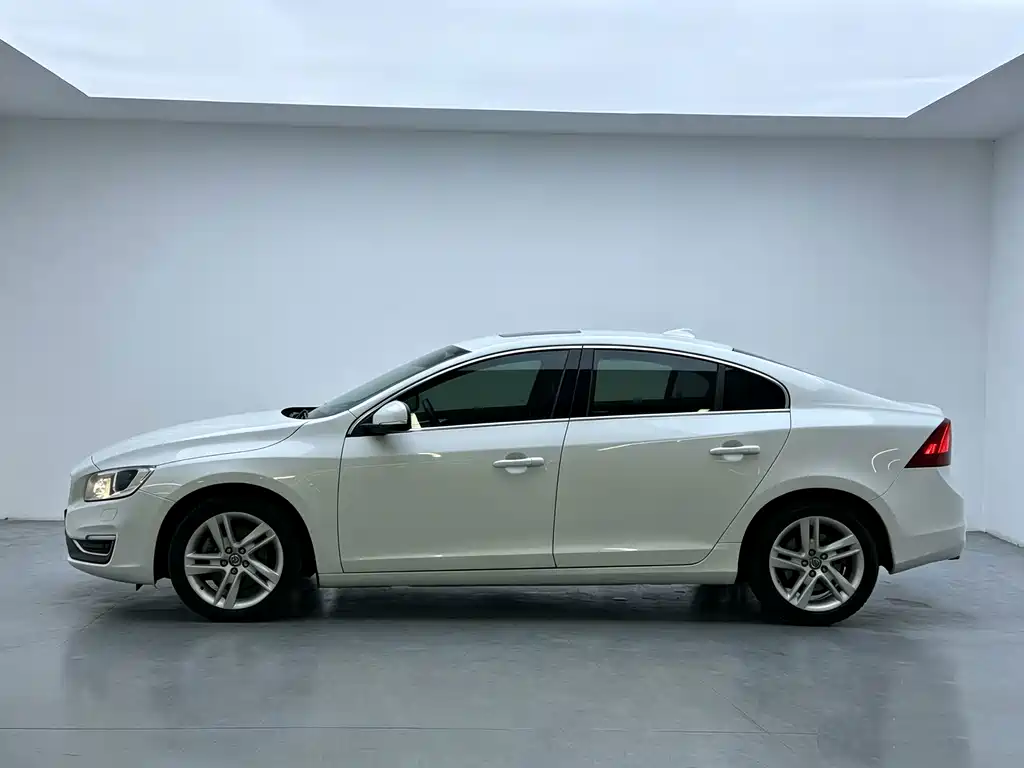 Volvo S60 — миниатюра 18