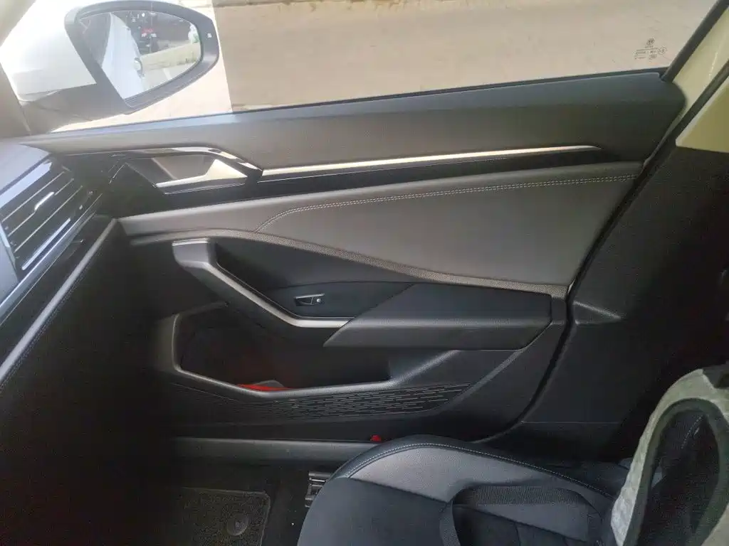 Volkswagen Sagitar — миниатюра 18