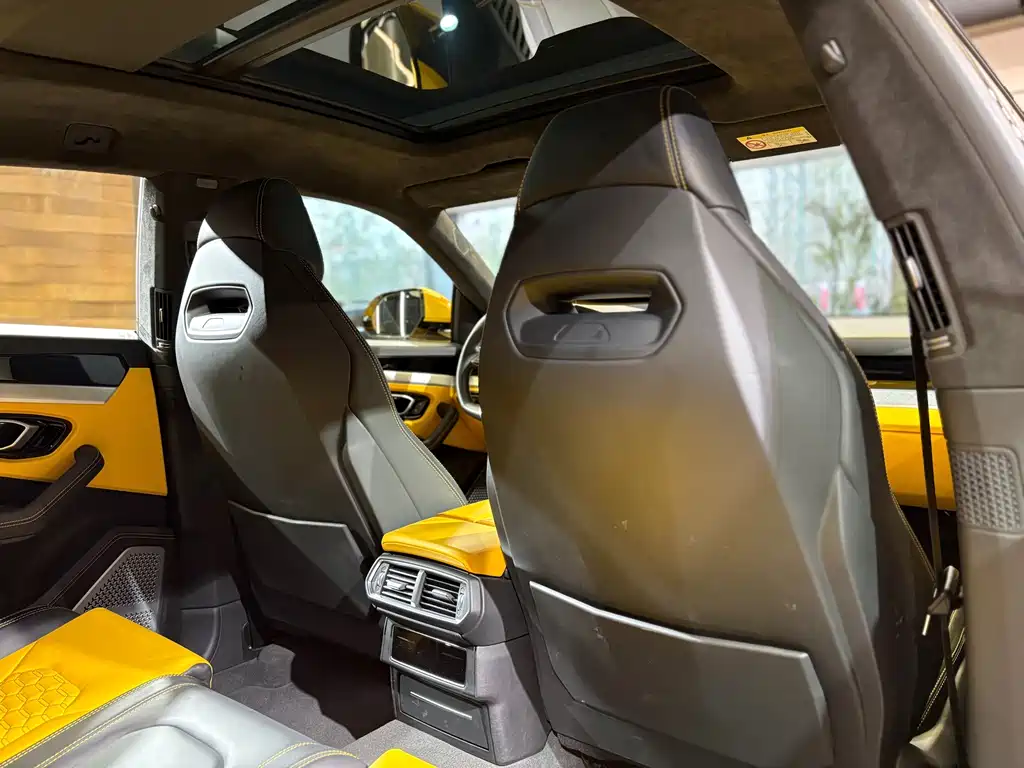 Lamborghini Urus - фото 16