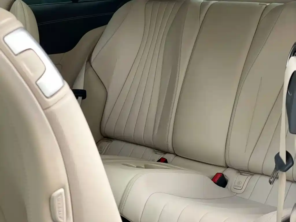 Mercedes-Benz E-Class (Import) — миниатюра 6
