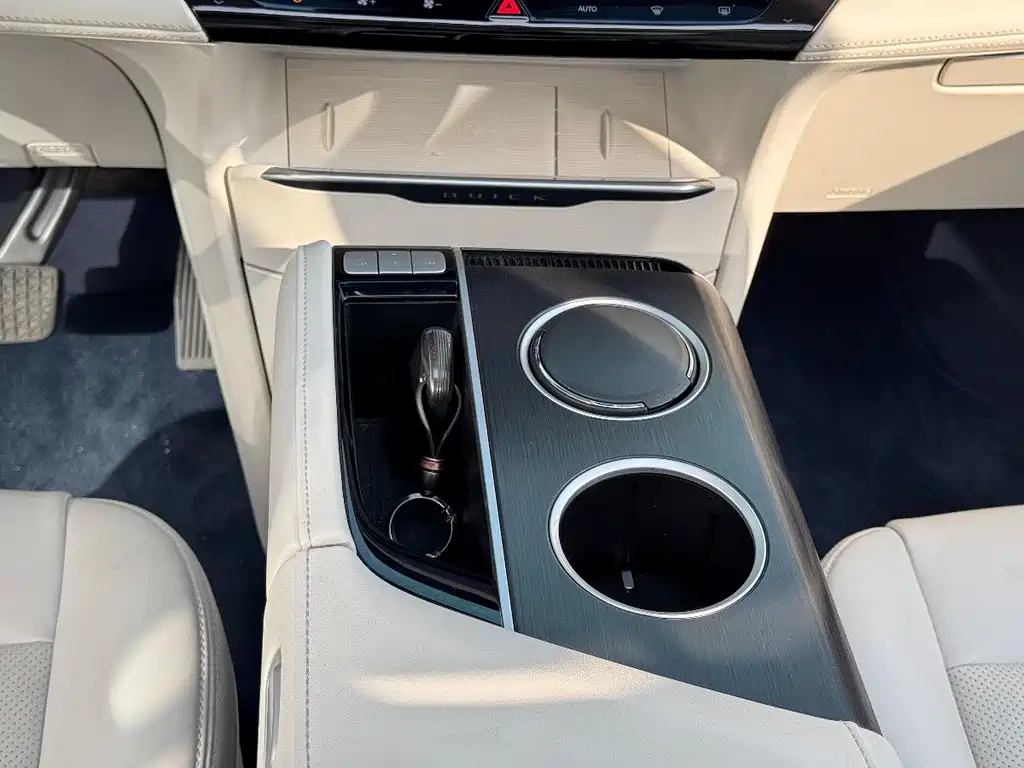 BUICK GL8 NEW ENERGY