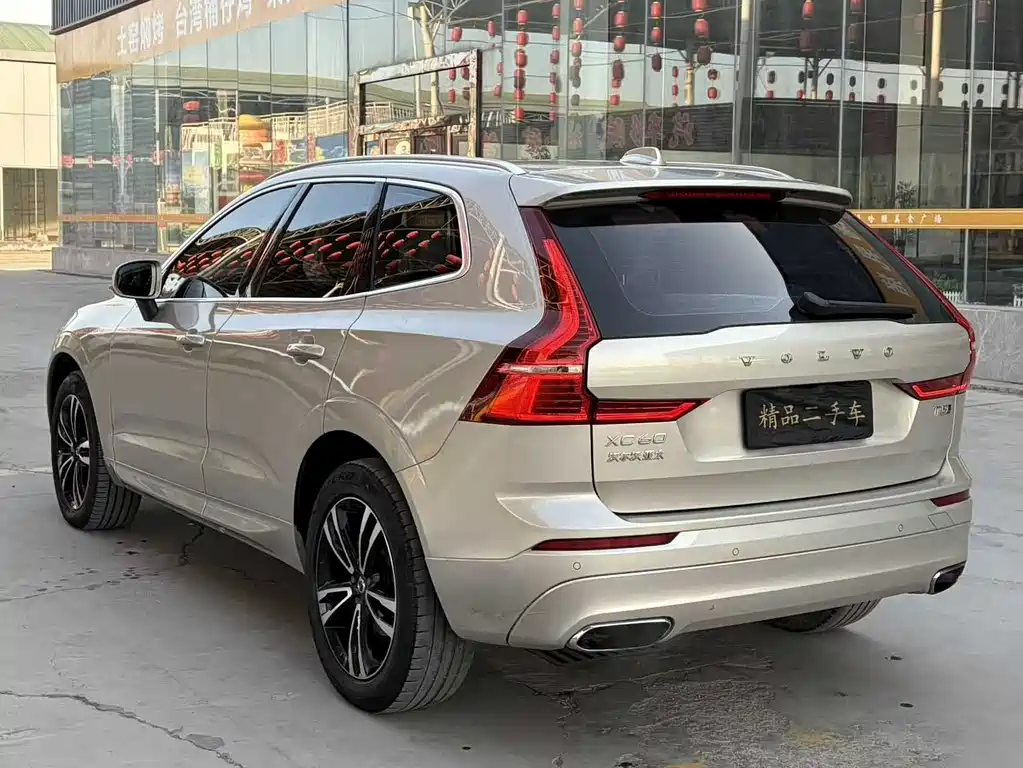 Volvo XC60 2019 T5 V