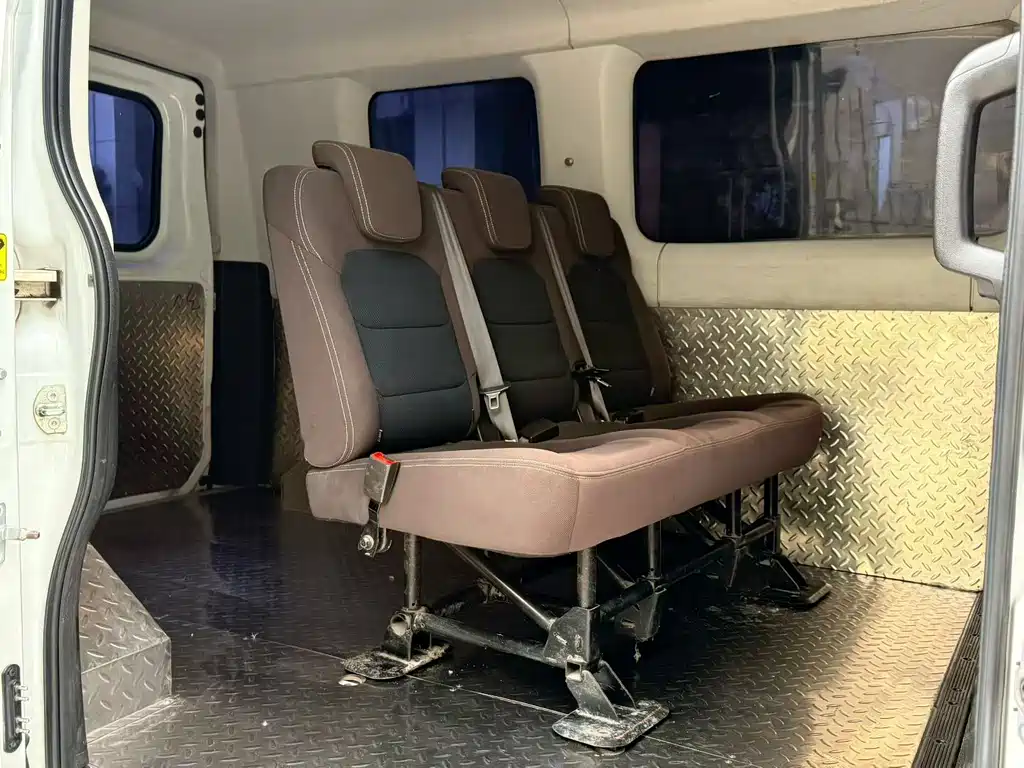 IVECO Ousheng — миниатюра 8