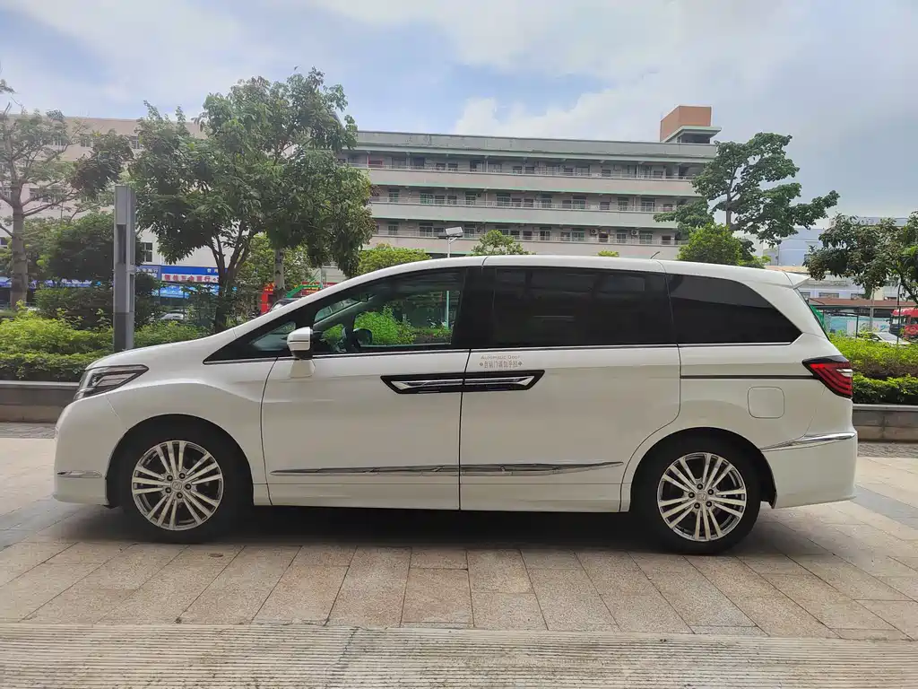 Honda Elysion 2016 2.4L