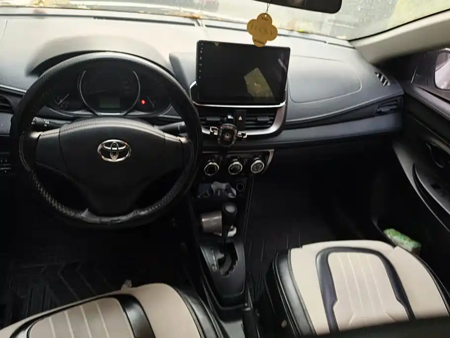 Toyota Yaris L — миниатюра 12