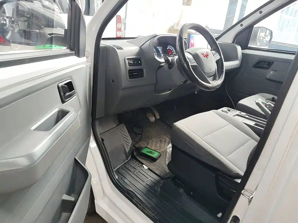 Wuling Yangguang — миниатюра 16