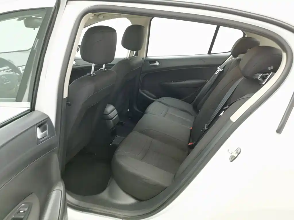Peugeot 308 — миниатюра 15