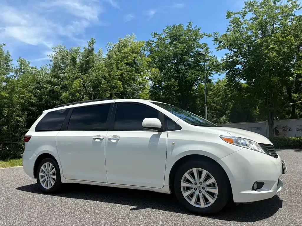 Toyota Sienna 2015 3.5L LE