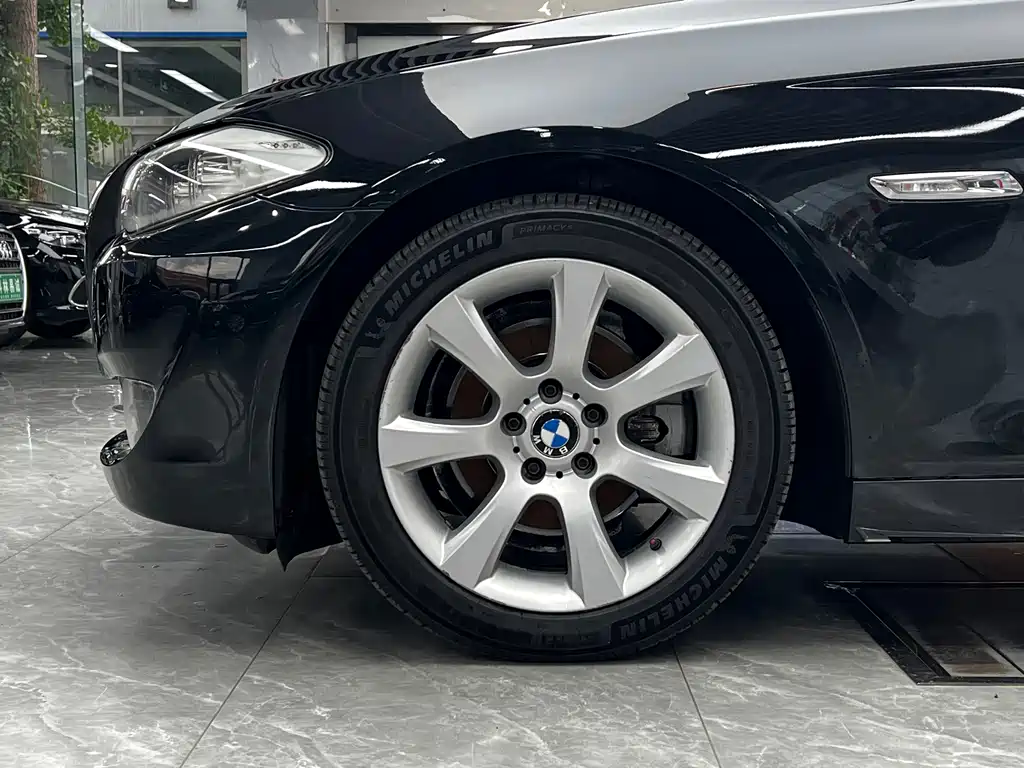 BMW 5 Series (Import) — миниатюра 8