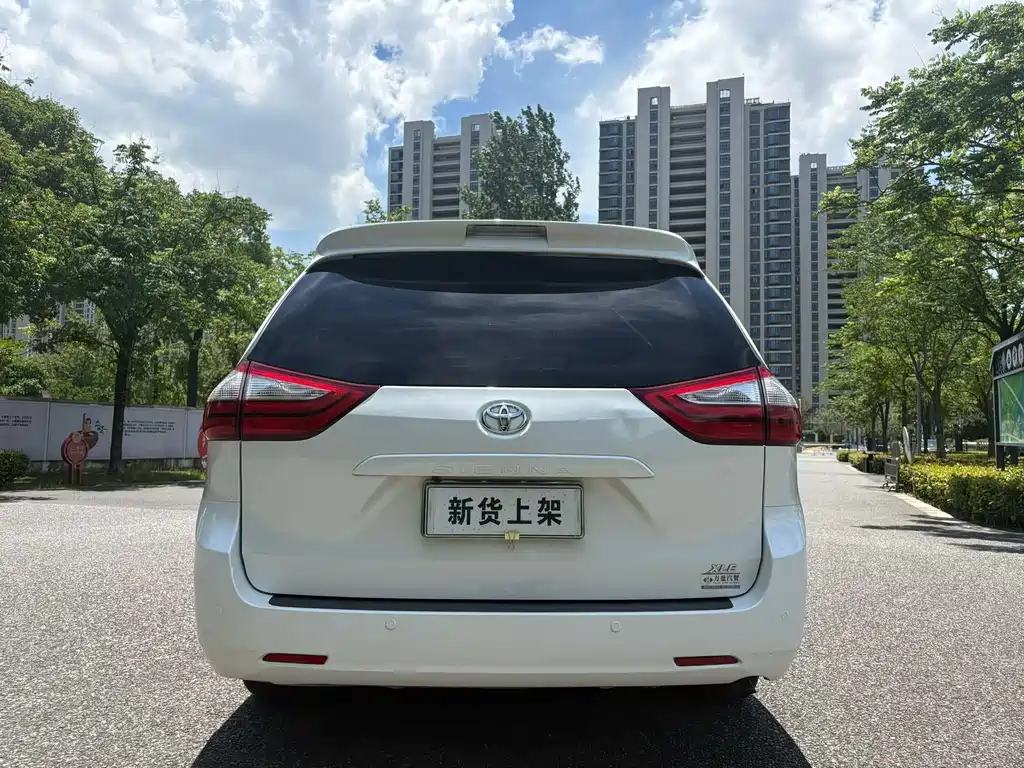 Toyota Sienna 2015 3.5L LE