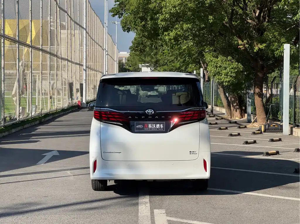 Toyota Alphard 2024 2.5L Premium