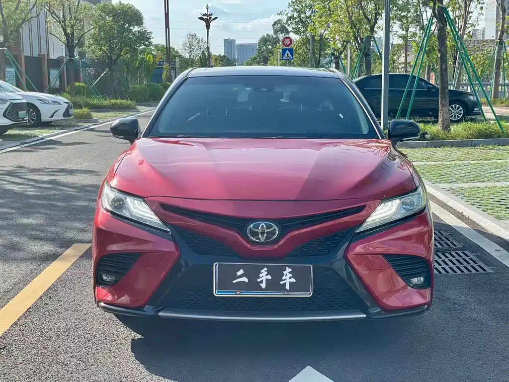 TOYOTA CAMRY