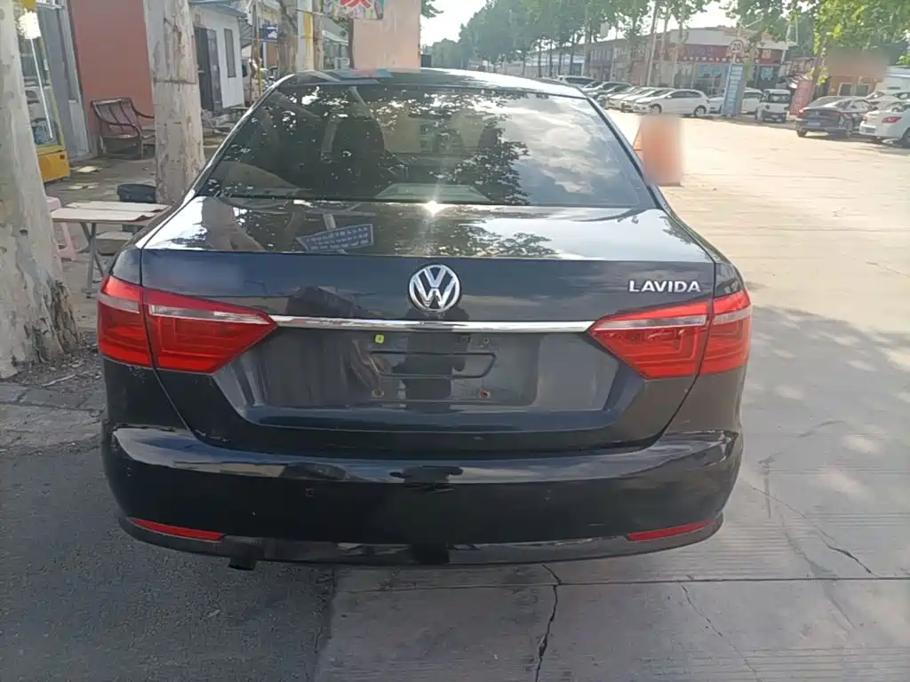 Volkswagen Lavida 2013 1.6L MT Comfort