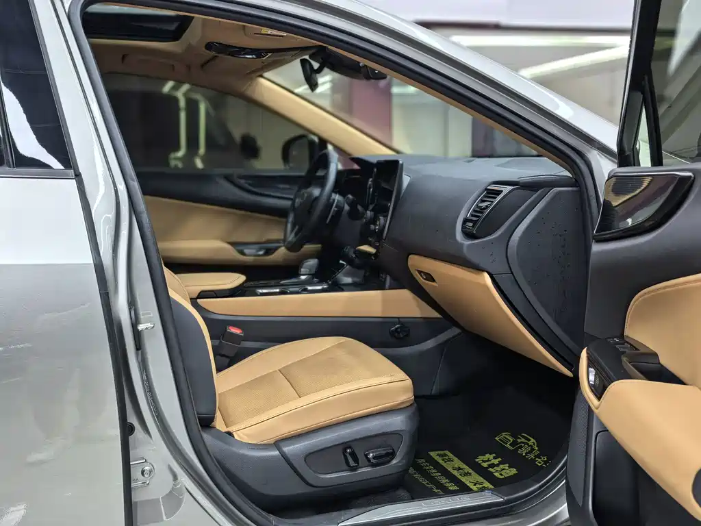 Lexus NX — миниатюра 12