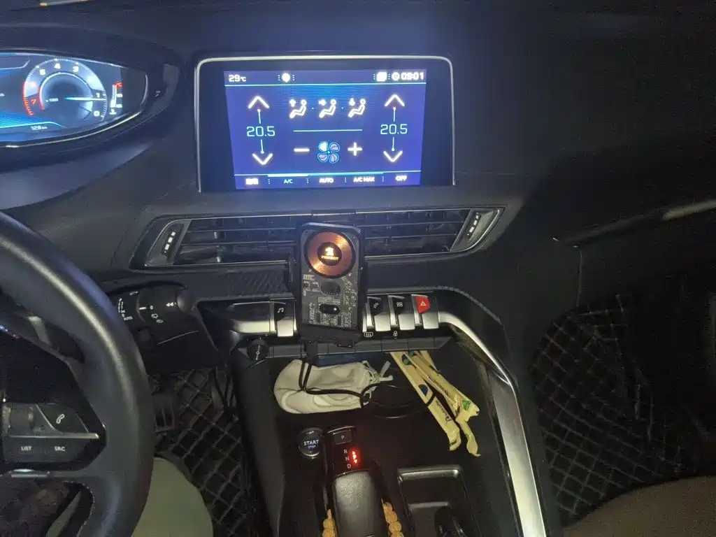 Peugeot 5008 — миниатюра 6