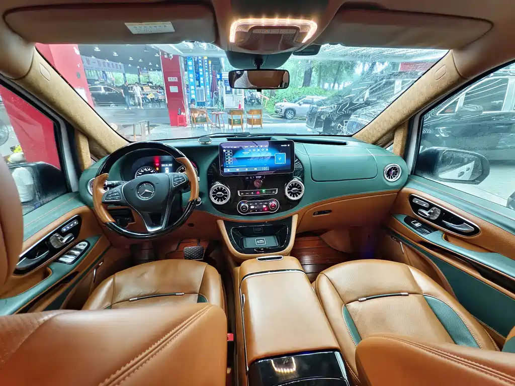 Mercedes-Benz Vito 2021 2.0T 7 мест