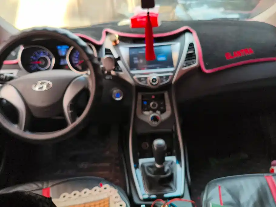 Hyundai Elantra Langdong — миниатюра 12