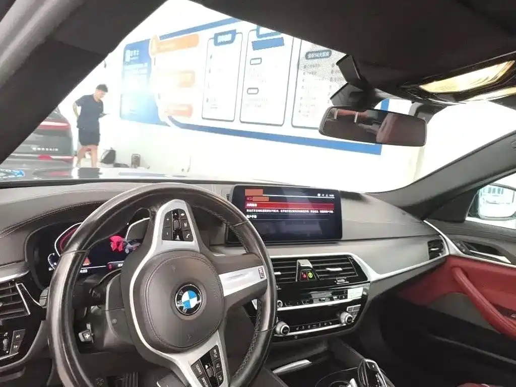 BMW 5 Series — миниатюра 3
