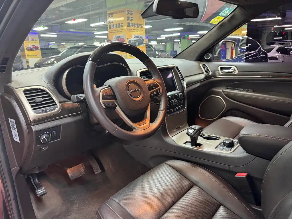 Jeep Grand Cherokee (Import) — миниатюра 12