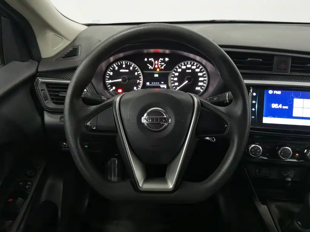 Nissan Bluebird — миниатюра 11