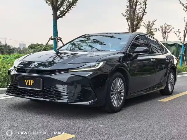 TOYOTA CAMRY 2025