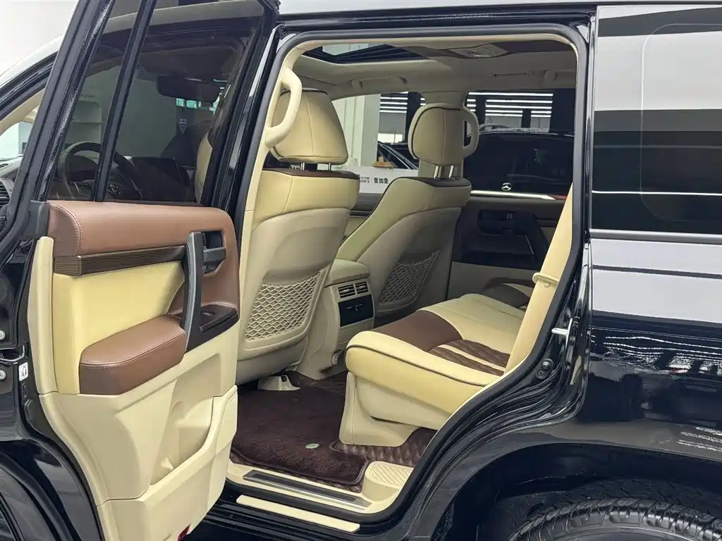 Toyota Land Cruiser 2020 4.0L AT