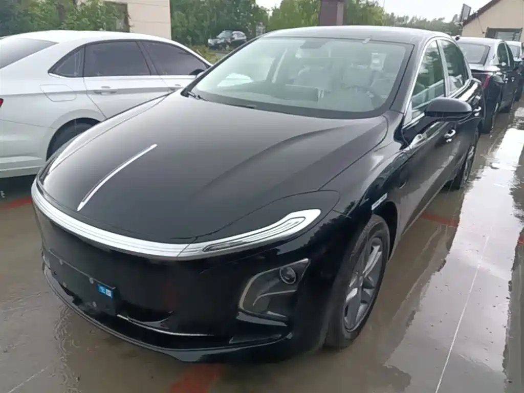 Hongqi E-QM5 2025 610km PLUS