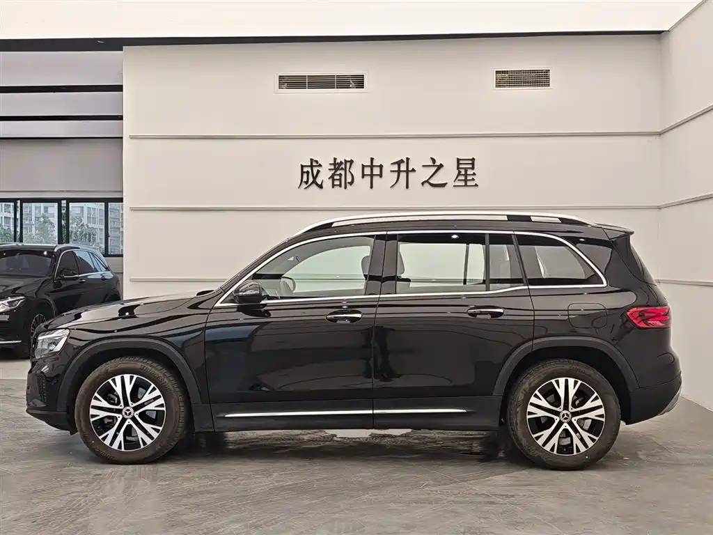 Mercedes-Benz GLB 2024 GLB 220