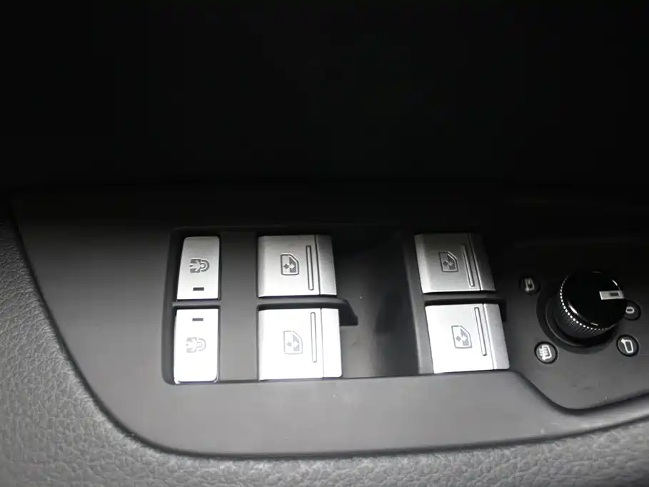 Audi A6L — миниатюра 11