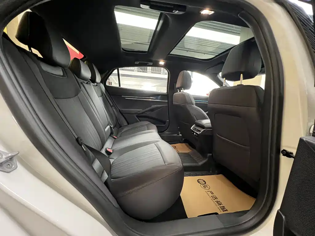Ford Mondeo 2025 2.0T EcoBoost