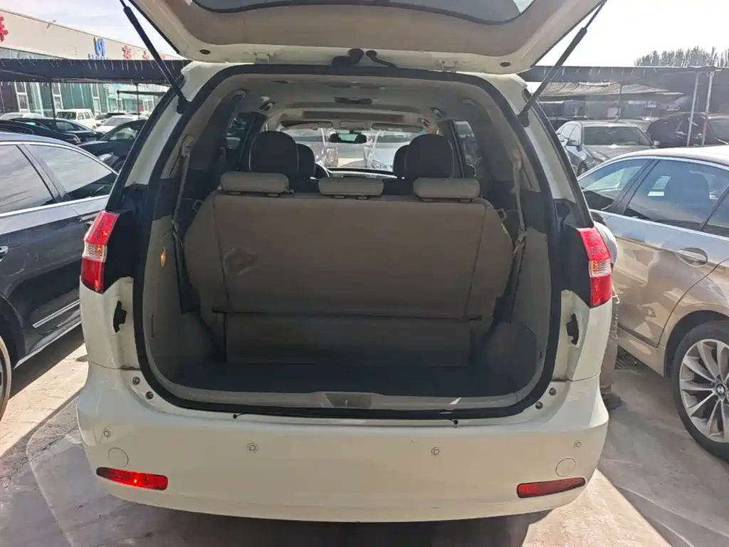 BYD M6 — миниатюра 19
