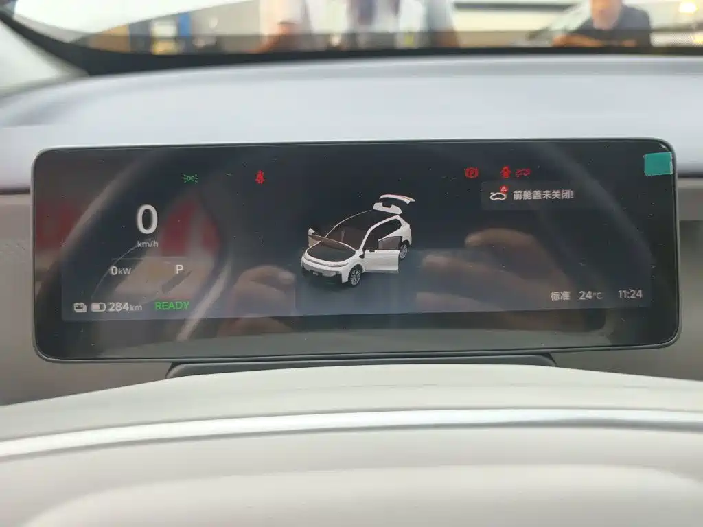 Leapmotor Leapmotor B10 — миниатюра 12
