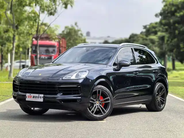 PORSCHE CAYENNE 2018