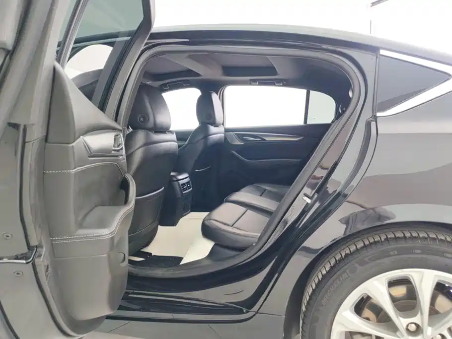 Cadillac CT5 — миниатюра 11