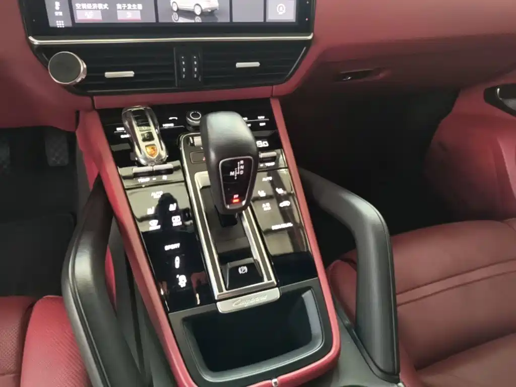 Porsche Cayenne — миниатюра 14