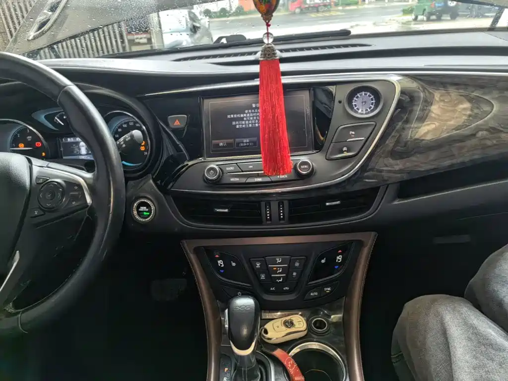 Buick Envision Plus — миниатюра 10