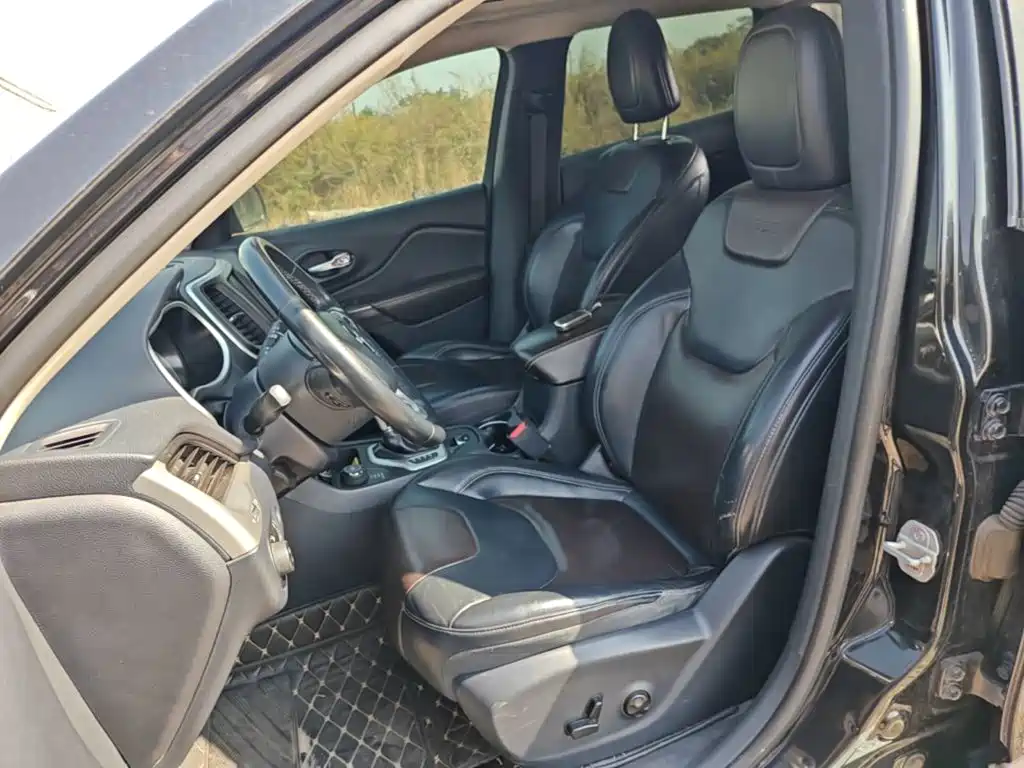 Jeep Cherokee — миниатюра 15