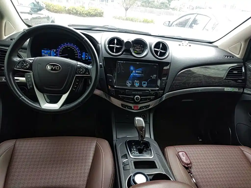 BYD S7 — миниатюра 10