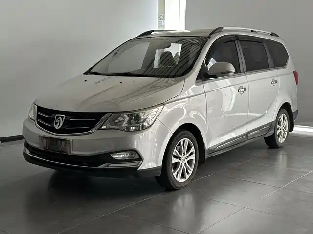 BAOJUN  730 2016