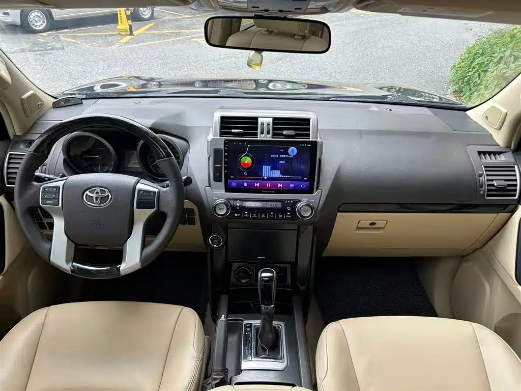 Toyota Land Cruiser Prado 2016 2.7L AT Luxury